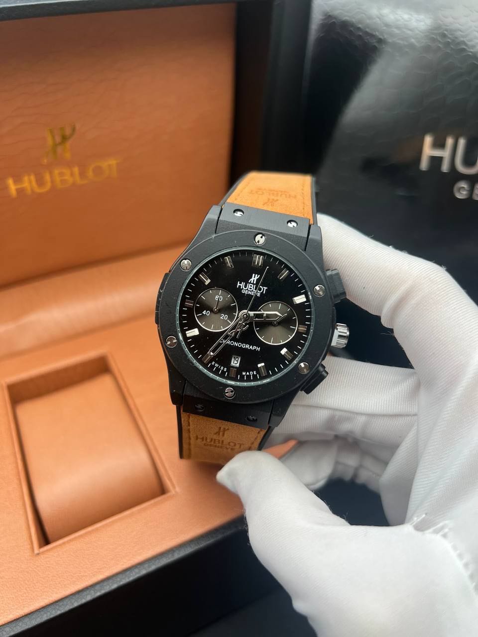 Unisex premium multi-dial chronograph watch with round case and stitched strap