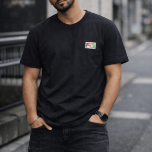Man wearing men’s minimalist chest patch T-shirt